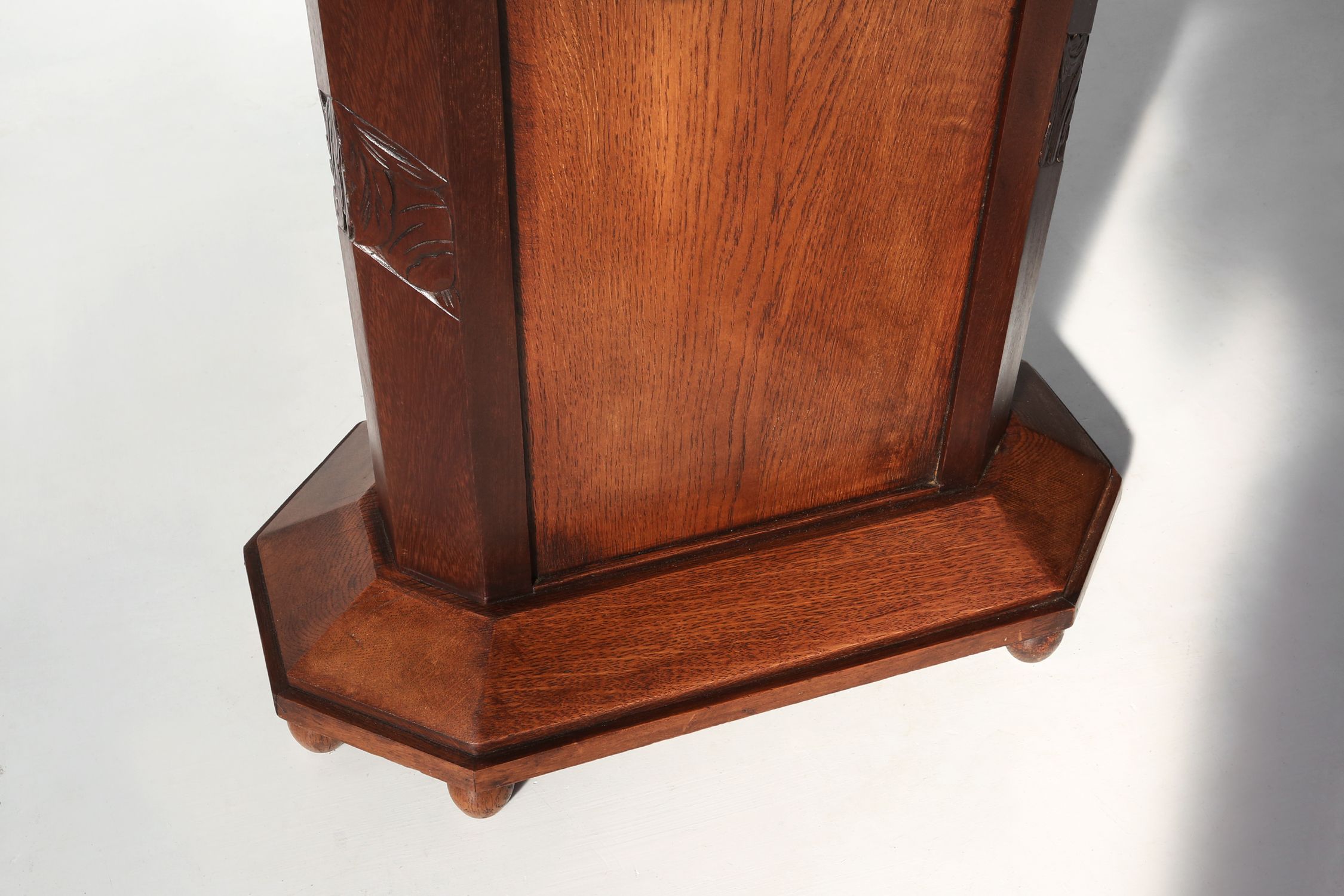 Art Deco side table 1920thumbnail